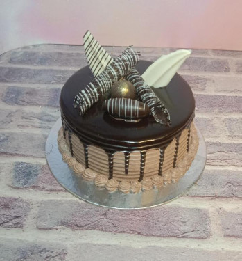 Chocolate Drip Cake [675 Grams]