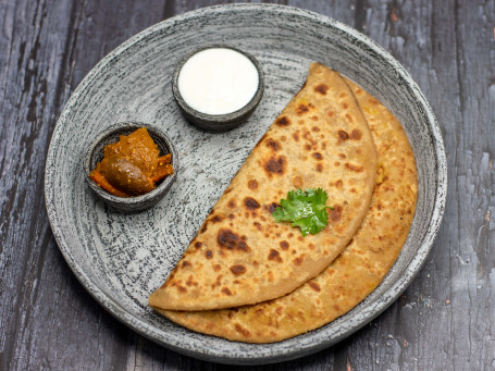 Aloo Paratha (2 Pcs) With Curd Pickle