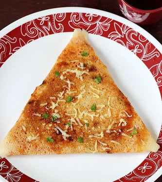 Signature Cafe Onion And Cheese Dosa