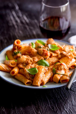 Penne Tomato Chilli Basil With Roasted Chicken