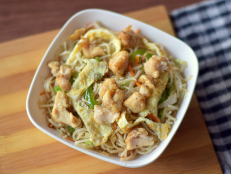 Fideos De Pollo Hakka Regulares