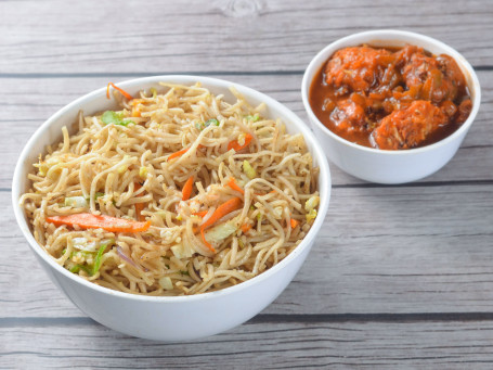 Veg Noodles Manchurian (4 Pcs)