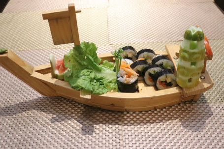 Veg Kimbap (8 Pcs)