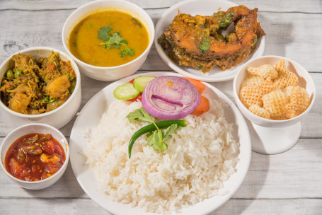 Thali De Pescado Ruhi