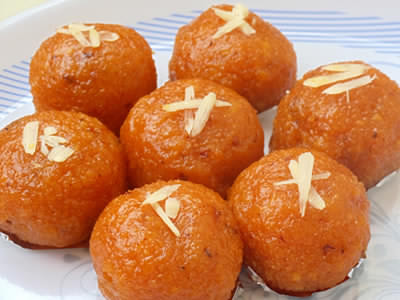 Kesariya Gulab Jamun (5Pcs)