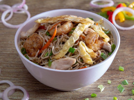 Mixed Hakka Noodles (Full)