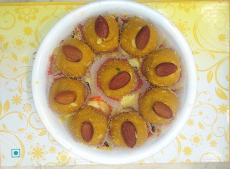 Besan Laddu 6 Pcs (Dalda)