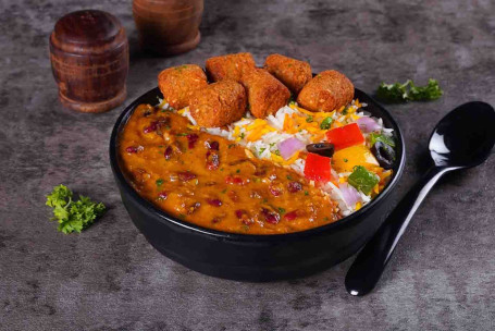 Tazón De Arroz Rajma Con Buñuelos De Falafel