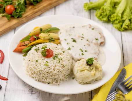 Grilled Chicken In Creamy Cheese Sauce