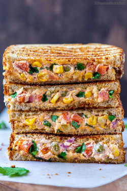 Vegetable Cheese Bomb Sandwich