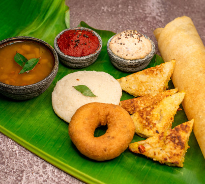 (1 Pc Vada, 1 Pc Idli, 1Pc Small Uttapam 1 Pc Small Dosa)