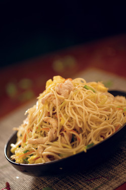 Wok Tossed Noodles Chicken