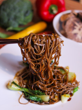 Green Tea Soba Noodles In Teriyaki Sauce