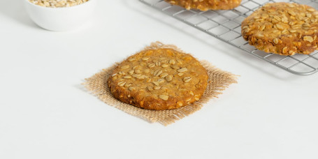 Oats And Nuts Cookie