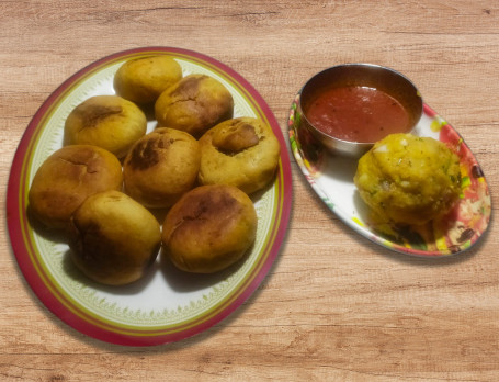 Litti Chokha With Lahsun Chutney [4Pieces]