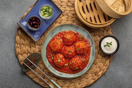 Veg Manchurian Momos Salteados En Salsa (6 Piezas)