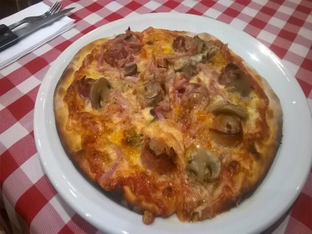 Pizza Verdure Y Formaggio Di Capra