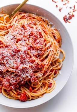 Espaguetis A La Amatriciana