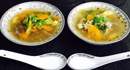Sopa De Pollo Y Maíz Dulce