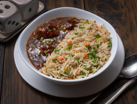 1/2 Veg Manchurian (Gravy) 1/2 Choice Of Rice Or Noodles