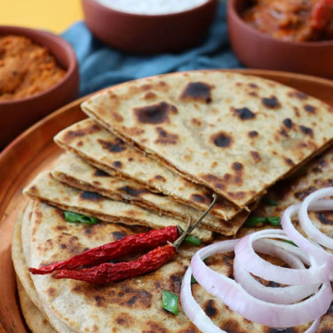 Masaledar Aloo Paratha