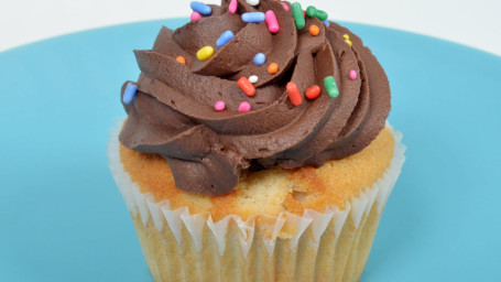 Vanilla Cupcake With Chocolate Frosting