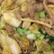 C28. Pan Fried Noodle With Beef Niú Ròu Liǎng Miàn Huáng