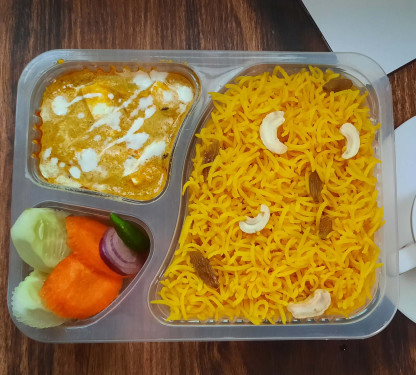 Pulao With Paneer Butter Masala