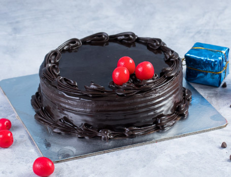 Pastel De Trufa De Chocolate En Capas Sin Huevo