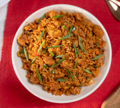 Spicy Schezwan Fried Rice [Egg+Chicken]