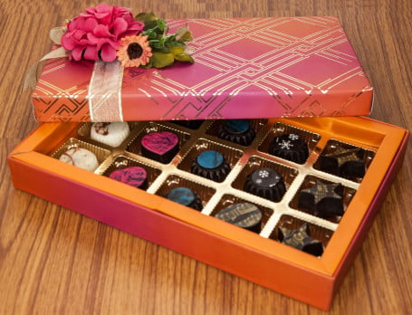 Gift Box With Premium Chocolates [15 Pieces]