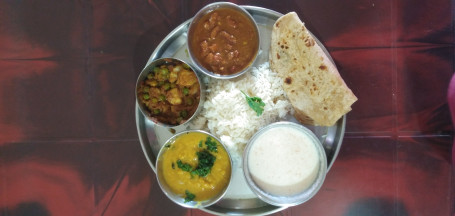 Swadisht Thali