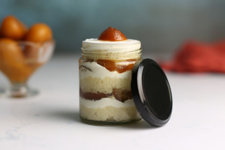 Vanilla Gulab Jamun Jar Cake