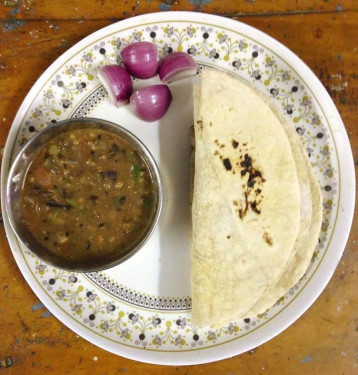 4 Roti With Tadka