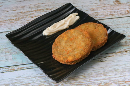 Spinach And Corn Cutlet With Cheese Sauce (2 Pcs)