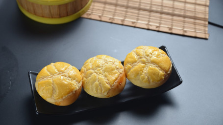 262. Zhēn Xì Bō Luó Bāo Pineapple Filled Baked Buns