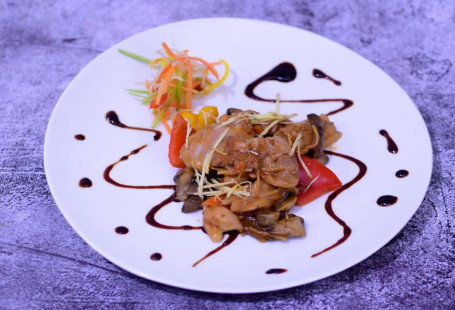 Steamed Chicken With Straw Mushroom