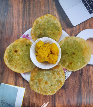 Karaisutir Kachori [4Pcs] Kashmiri Alurdom Gajar Ka Halwa