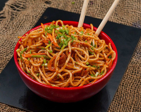 Veg Chilli Garlic Noodles [Serves 2]