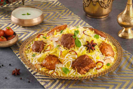 Do Gosht Ki Dum Biryani (Pollo De Cordero Dum Biryani Para 4 Personas).