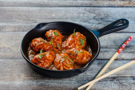 Hot Garlic Chicken Momos [6 Pieces]