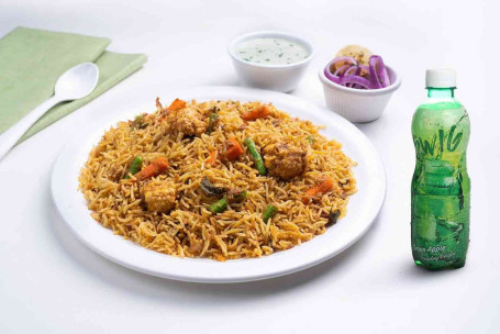 Combo De Bebida Vegetariana Dum Biryani De Hyderabadi