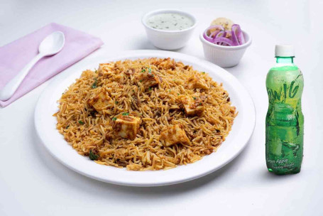 Combinación De Bebidas Hyderabadi Paneer Dum Biryani