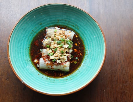 Chinese Cabbage Rolls With Pokchoy, Tofu, Shiitake And Celery (4 Pcs)