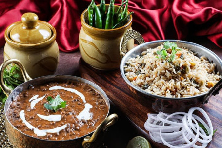 Veg Pulao (250 Gms) Y Dal Makhani (285 Gms)