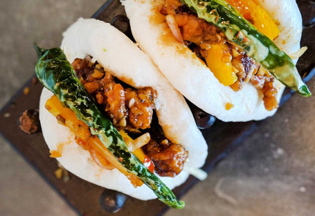 Green Chilly Veg Bao (2Pcs)