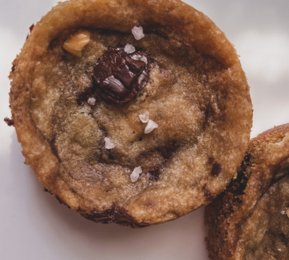 Hazelnut Chocolate Chunk Cookie (Eggless)