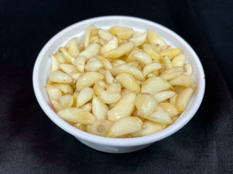 Peeled Garlic (500Ml)