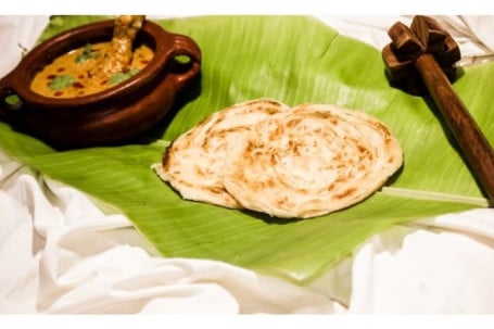 Plain Parotta (2 Pcs) With Chicken Salna