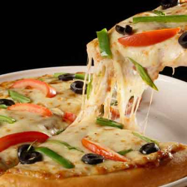 Pizza Veggie (Onion Capsicum Tomato)